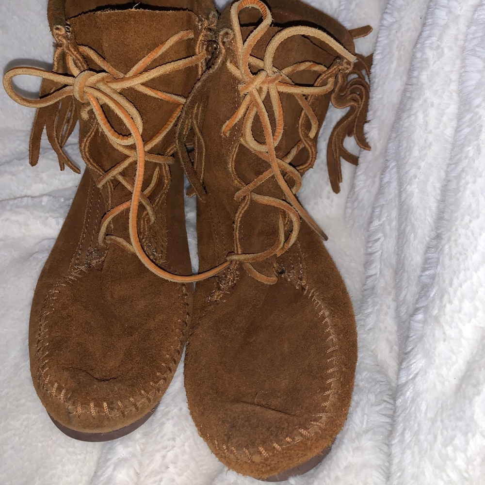 Sz 9 Minnetonka high ankle Moccasin boots, genuine suede/leather, Brown